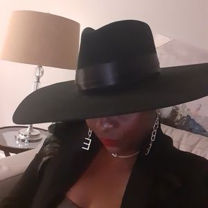 Meet your Posher, Lilly